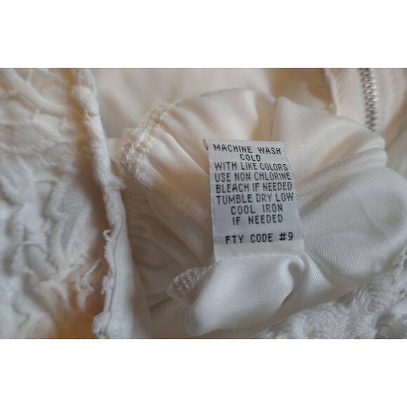 J Gee White Floral Eyelet Bodice Jumpsuit Romper Rayon Poly Blend Fully Lined XL - Picture 16 of 16